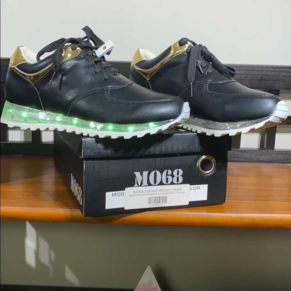 Sneakers - Picture 9 of 9